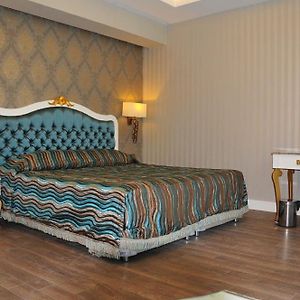 Deluxe Zimmer mit Kingsize-Bett